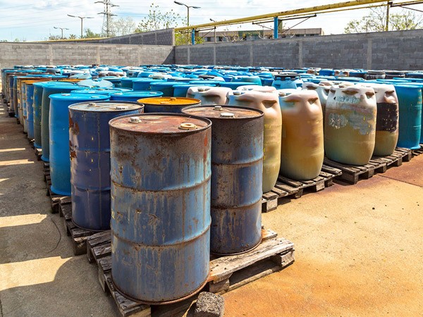 trasporto-di-rifiuti-chimici-monza-brianza